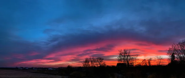 Panorama över solnedgången på landsbygden — Stockfoto