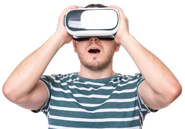 Vr gözlüklü adam