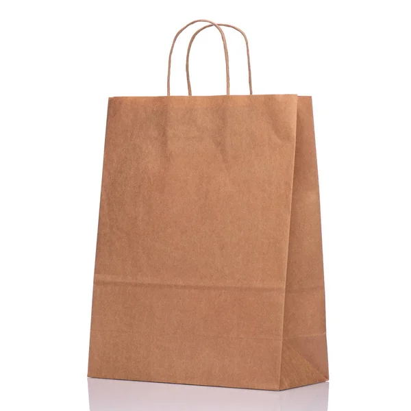 一个空的棕色纸袋 在白色背景查出的回收纸购物袋 — 图库照片