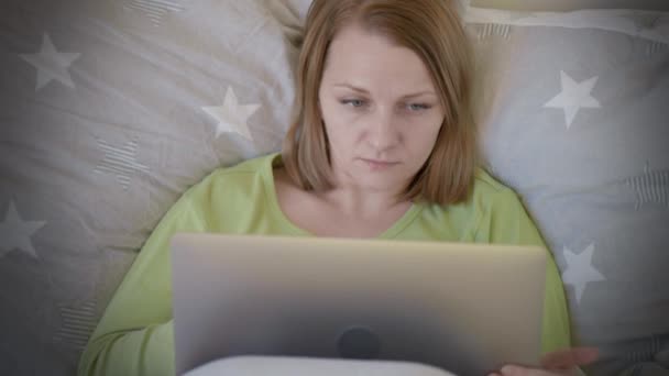 Woman Working Laptop Computer Bedroom Work Home Young Woman Typing — Stock Video