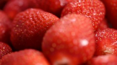 Taze kırmızı Çilek döndürmek