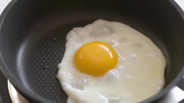 Tavada kızartılmış yumurta