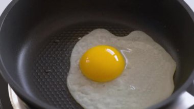 Tavada kızartılmış yumurta