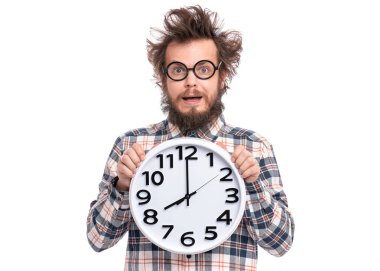 Saatile çılgın sakallı adam