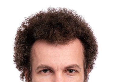 Erkek başının kıvırcık saçları