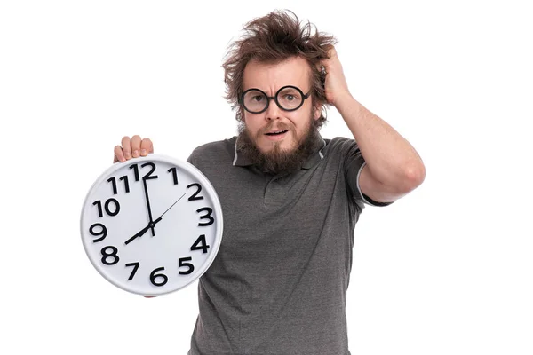 Homem barbudo louco com grande relógio — Fotografia de Stock