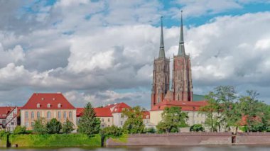 Wroclaw 'da Katedral Vaftizcisinin Zaman Hızı