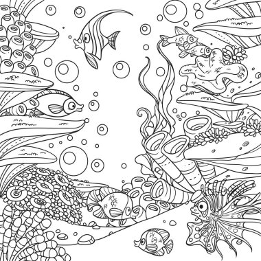 Mercanlar, yosunlar, deniz şakayıkları ve beyaz arka planda izole edilmiş balıklarla dolu sualtı dünyası.