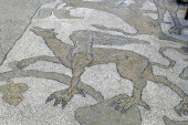 Vadállatok és szörnyek a mozaik padlón