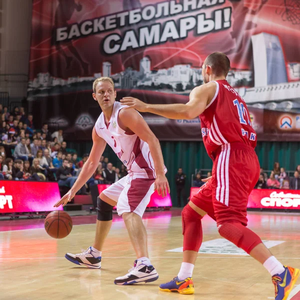 Samara Rusia Diciembre Krasnye Krylia Guardia Anton Ponkrashov Dribla Pelota —  Fotos de Stock