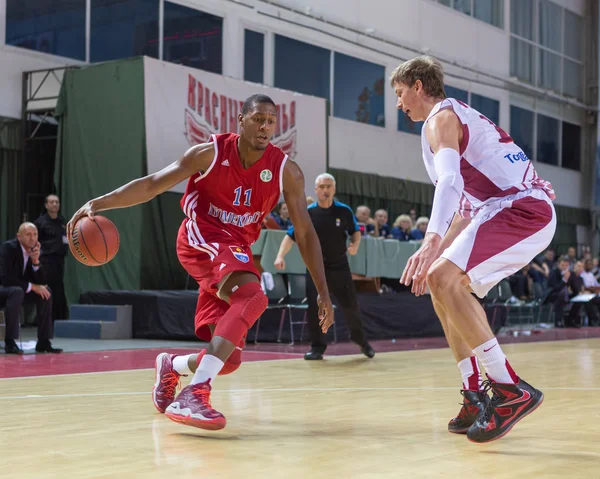 Samara Ryssland December Atomeromu Centret Jarrod Jones Gör Crossover Dribbla — Stockfoto