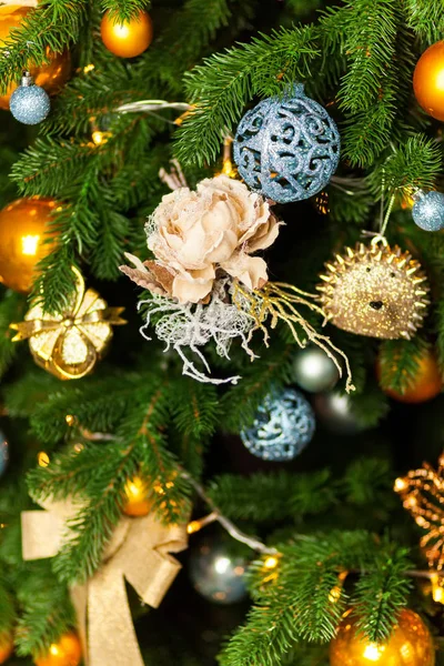 Christmas Tree Christmas Decorations Vintage Toys Bow Hedgehog — Stock Photo, Image