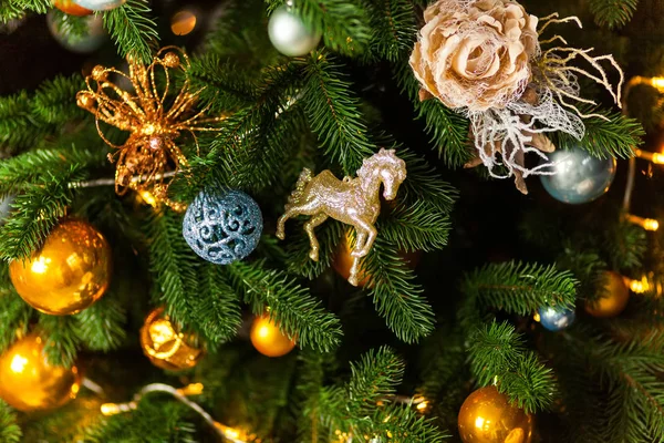 Vánoční Strom Vánoční Ozdoby Vinobraní Hračky Bow Kůň — Stock fotografie