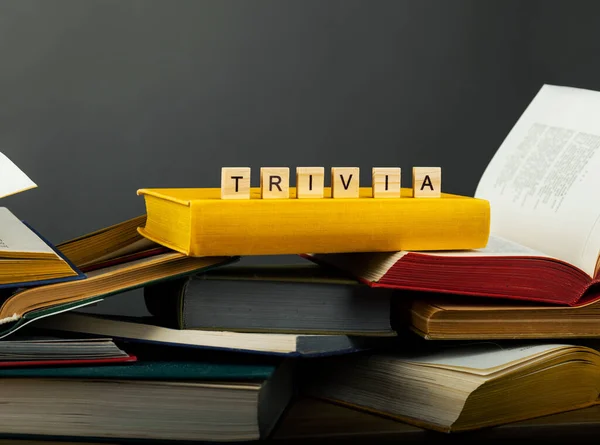 Concept Trivia Reading Books Trivia Word Wooden Blocks Letters Old — Stock Photo, Image