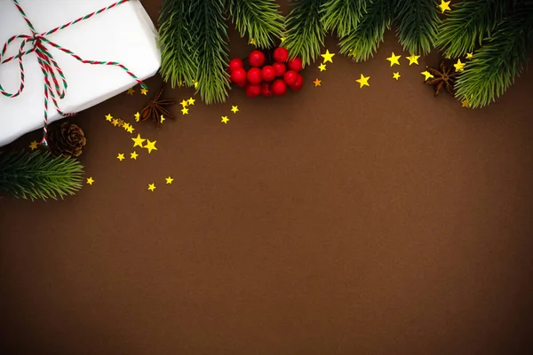 Jul Presentförpackning Och Dekorationer Brunt Papper Bakgrund — Stockfoto