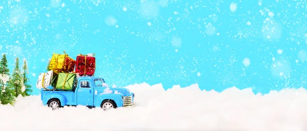 Vrolijk Kerstboom Transporteur Brengen Geschenken Aan Alle Liefhebbers Kerst Avond — Stockfoto