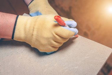 Çini karo yer işareti tarafından kesme işaretleri