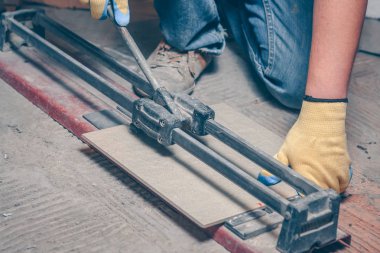 Zemin üzerinde manuel kiremit kesici, kiremit iş için araç