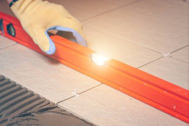 Kiremit katta düzeyde bina