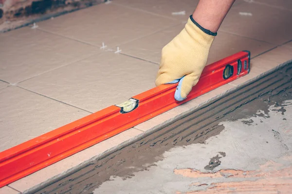 Kiremit katta düzeyde bina