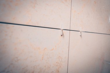 Döşeme ve bitirme teknolojisi, bulanıklaştırarak duvar yakın çekim kiremit