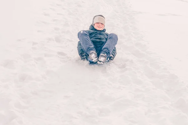 Schlittschuhlaufen Vom Berg Auf Schlitten Winterliches Schneetreiben — Stockfoto