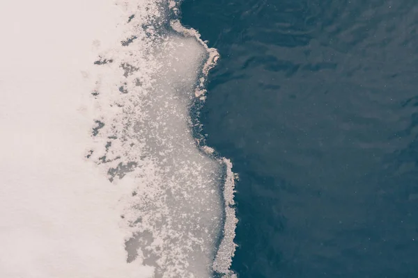 Río Cubierto Hielo Clima Helado Nieve Invierno —  Fotos de Stock