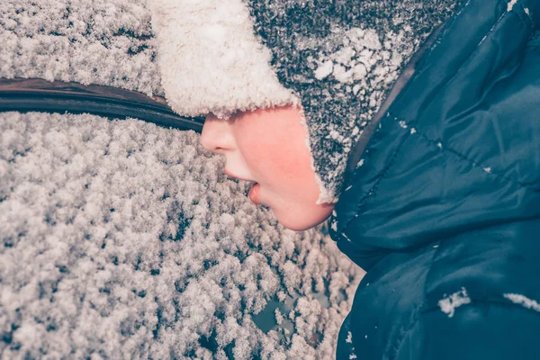 Der Zyklon Brachte Einen Schneesturm Und Hohe Niederschläge Schneereiches Winterwetter — Stockfoto