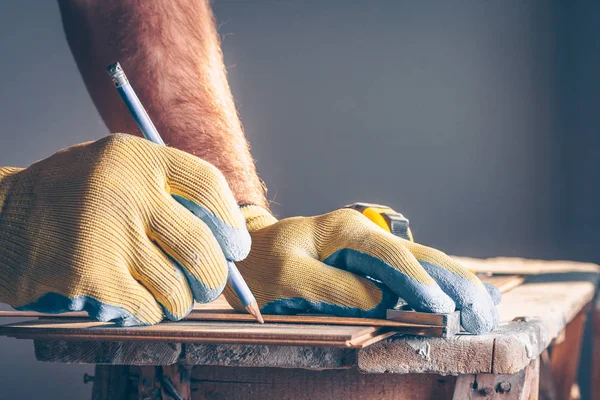 Worker Places Mark Draws Cutting Line Laminate Mounting Board — Stock Photo, Image