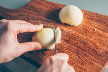 Aşçı bir yay, bir ilk kişi görünümü paramparça