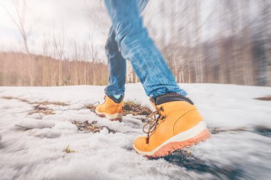 Gezgin Yürüyüş botları, radyal bulanıklık ve hareket çerçevesinde alan üzerinde hareket ediyor