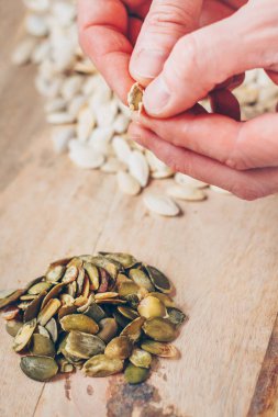 Adam yeme Kabak tohumları