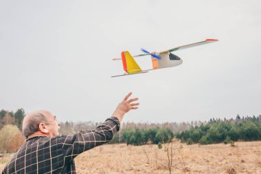 Beton duvardaki çatlaklar