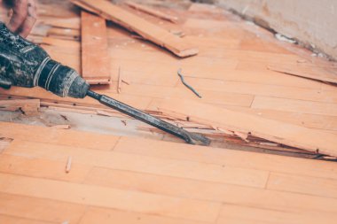 Parke döşeme eski parke değiştirir