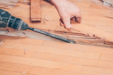 Parke döşeme eski parke değiştirir