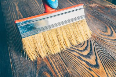 El fırçası eski ahşap zemin mumlu-onarım ve zemin restorasyon