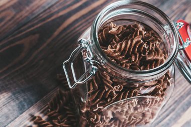 Makarnalı cam kavanoz - üst görünüm