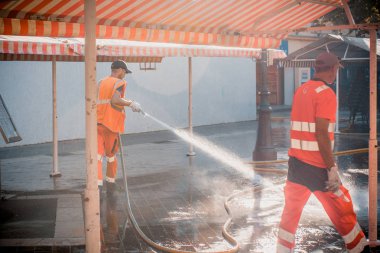 Nice, Provence / Fransa - 28 Eylül 2018: Şehir sokaklarının temizliği