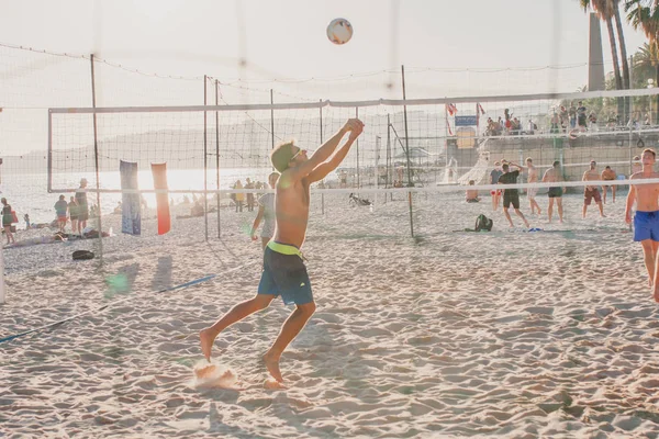 Nice Provence França Setembro 2018 Jovens Praia Jogando Vôlei Praia — Fotografia de Stock