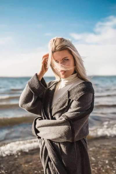 Eine Entzückend Glückliche Sinnliche Verführerische Skandinavische Blondine Mit Schönen Augen — Stockfoto