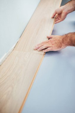 Kolayca ve hızlı bir şekilde döşeme düzeneği - lamine kilitler - yüzer zemin