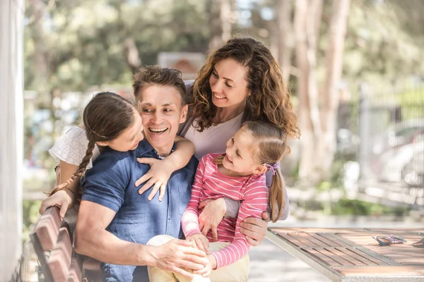 Family Lifestyle Portrait Mum Dad Children Having Good Time — Stock Photo, Image