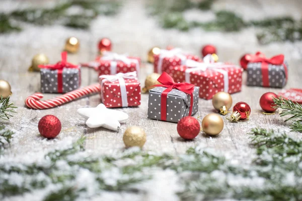 Hermoso Conjunto Accesorios Navidad Ramas Árbol Navidad Regalos Decoraciones Suelo —  Fotos de Stock