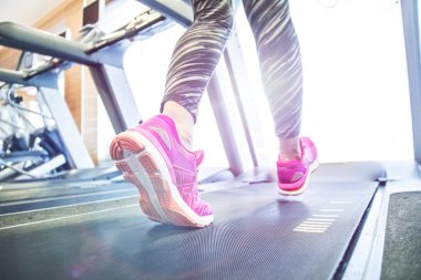 spor salonunda çalışan