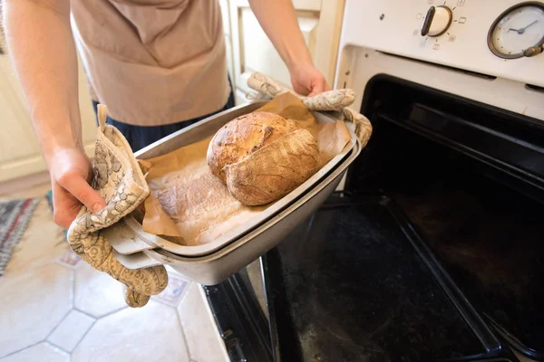 Home bakkerij in de keuken — Stockfoto