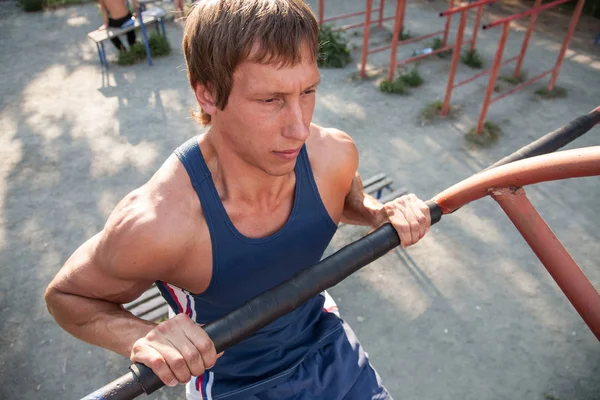 spor adam vücut geliştirmeci