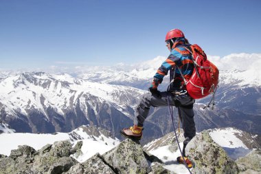 karlı dağlarda alpinizm