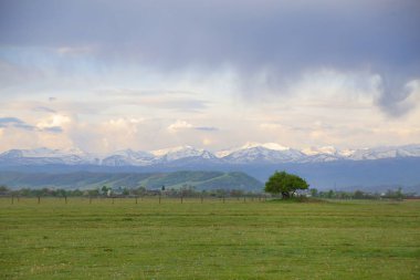 yüksek Dağları ile peyzaj