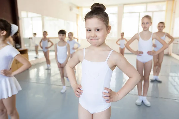 Klasser i klassisk balettskola — Stockfoto