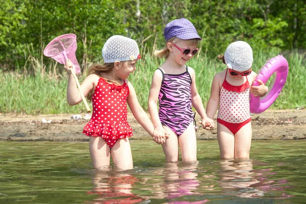 Fun kids on the beach — Stock Photo, Image